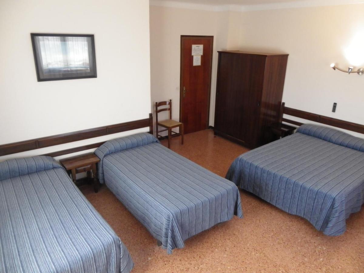 Hostal l'Esplai Viladamat Chambre photo